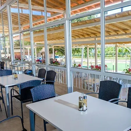 호텔 Vemara Club And - Free Parking And Free Access 3*