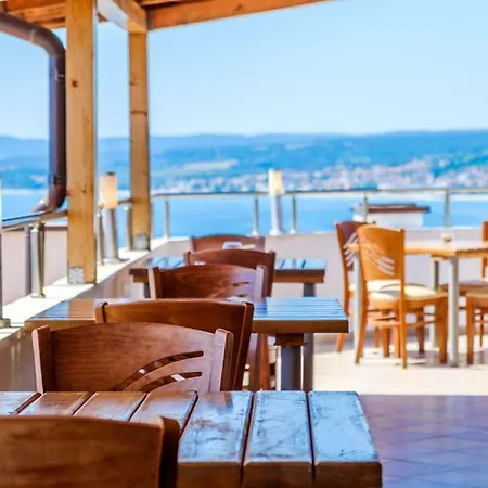 Hotel Vemara Club And - Free Parking And Free Access 3*