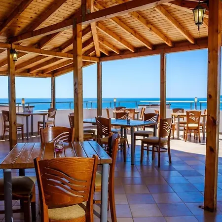 Vemara Club And - Free Parking And Free Access 3*