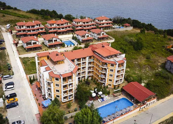 Hotel Vemara Club And - Free Parking And Free Access
