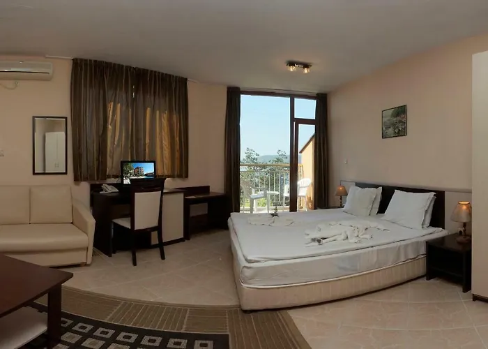 Vemara Club And - Free Parking And Free Access Hotel 3*