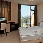 Ξενοδοχείο Vemara Club And - Free Parking And Free Access