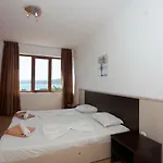 Ξενοδοχείο Vemara Club And - Free Parking And Free Access