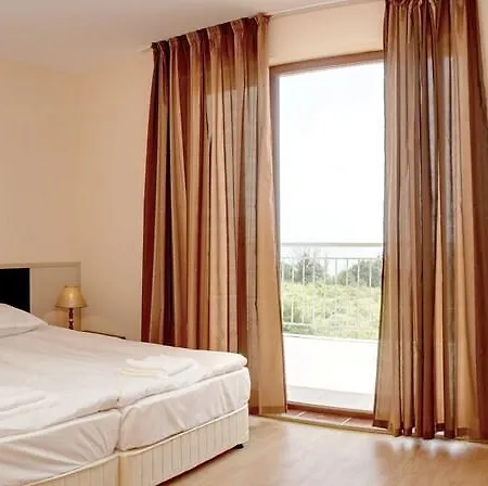 Vemara Club And - Free Parking And Free Access Obzor