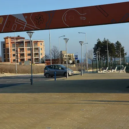 Хотел Vemara Club And - Free Parking And Free Access 3*