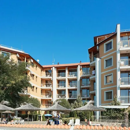 Vemara Club And - Free Parking And Free Access Хотел