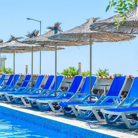 Vemara Club And - Free Parking And Free Access 3*
