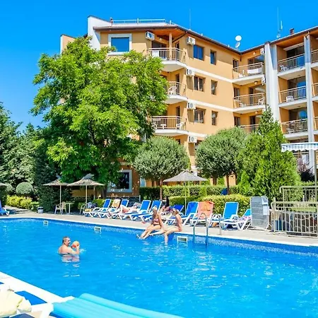 Vemara Club And - Free Parking And Free Access Обзор