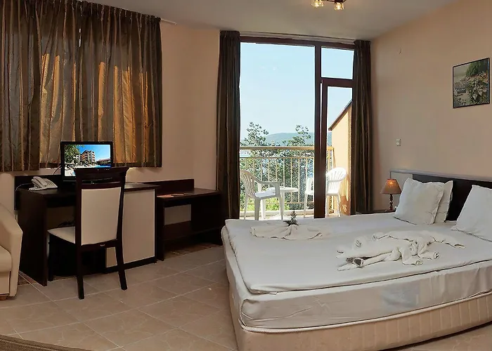 Hotel Vemara Club And - Free Parking And Free Access