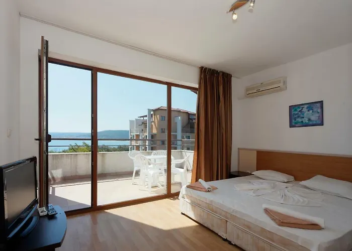 Hotel Vemara Club And - Free Parking And Free Access