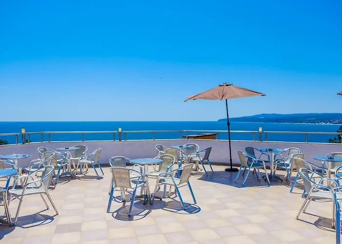 Vemara Club And - Free Parking And Free Access Хотел