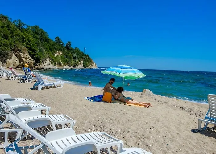 Хотел Vemara Club And - Free Parking And Free Access 3*